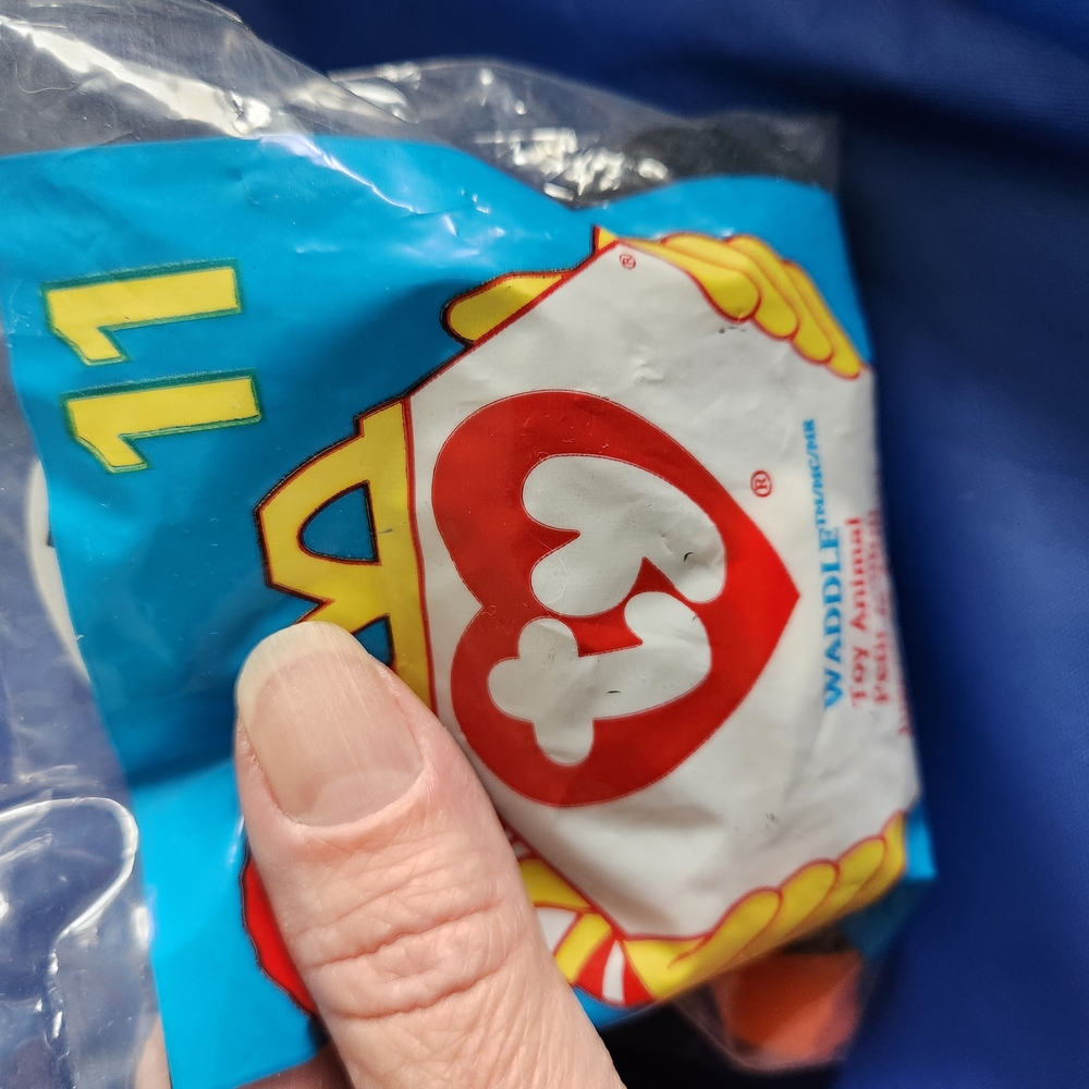 Ty Beanie Baby Waddle Penguin